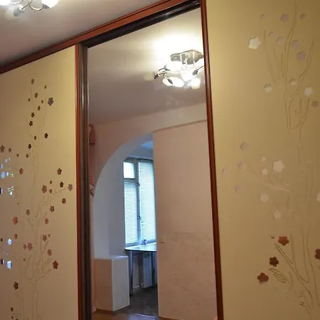 Apartment Kvartira Posutochno Vozle Metro Levoberezhnaya *