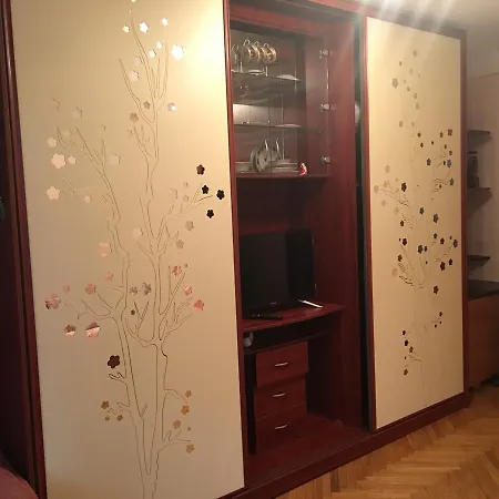 Apartment Kvartira Posutochno Vozle Metro Levoberezhnaya *